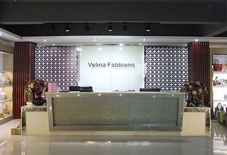 Фирменный магазин сумок V.Fabbiano в Китае